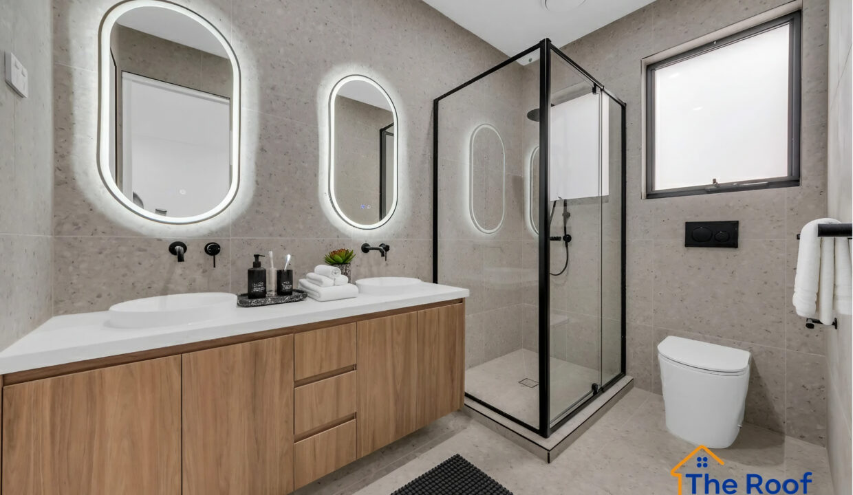 163302689__1757849044-131204-OSMEDIA10A